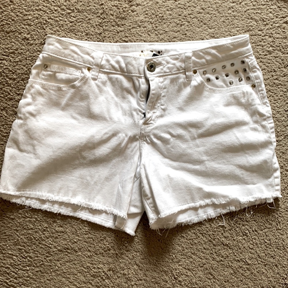 Apt 9 cotton white short